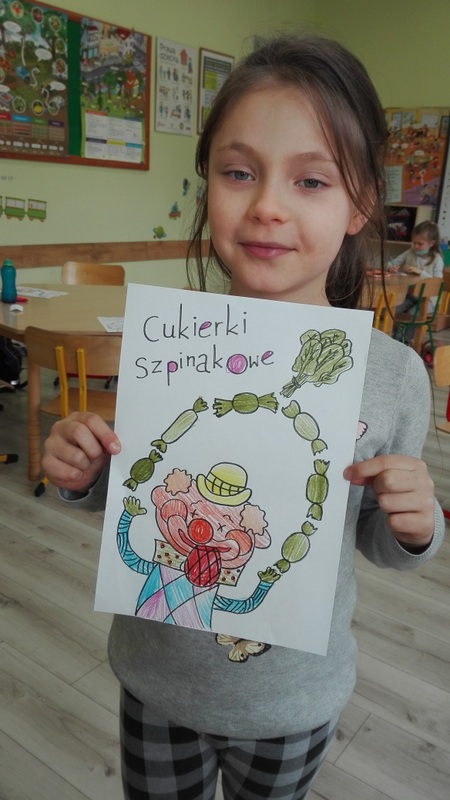 W lutym uczniowie klasy IIa przyjrzeli się bliżej … szpinakowi - dzieci rysują szpinak