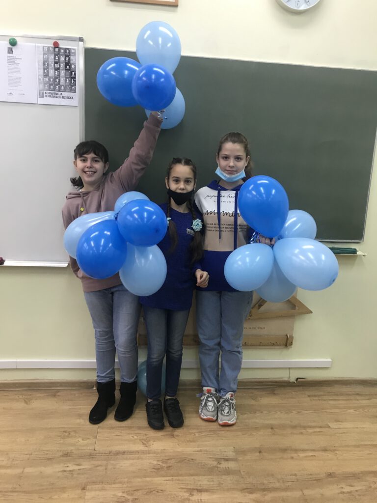uczennice z balonami