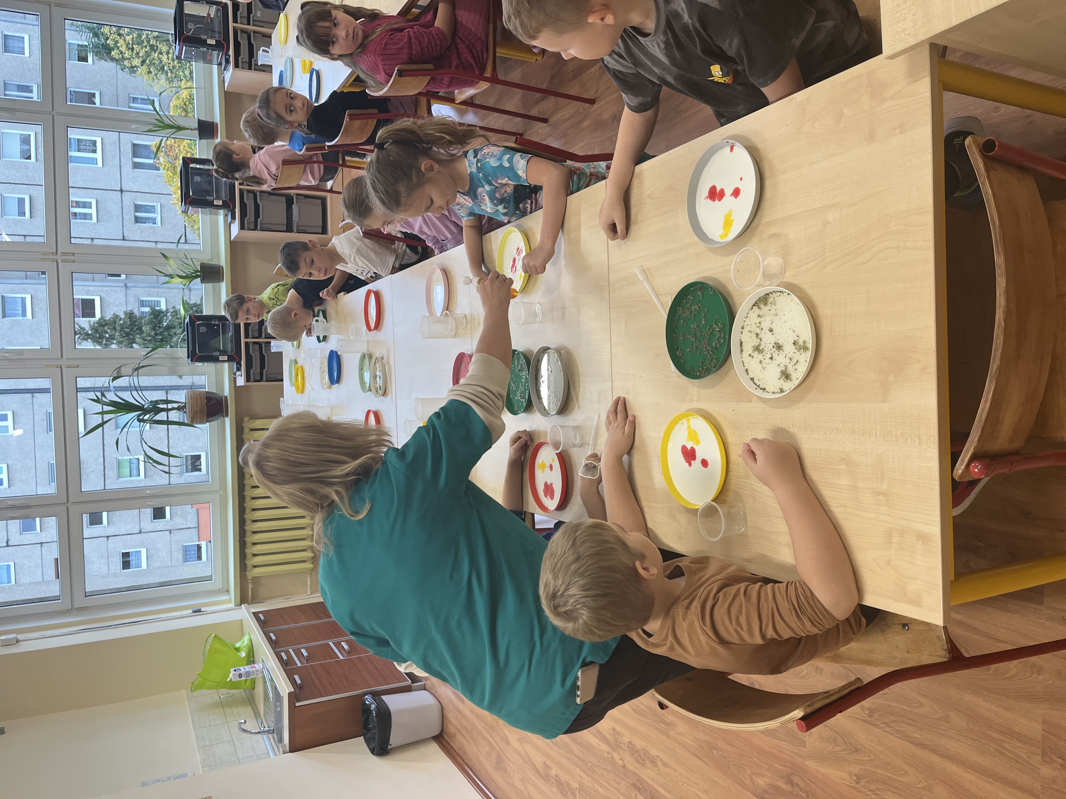 Klasy I-II eksperymentują